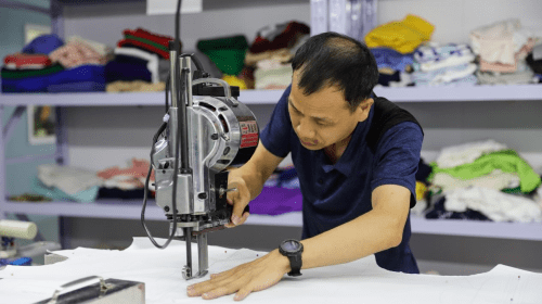 呦呦鹿童装 以科技赋能，用经营技巧撬动利润增长